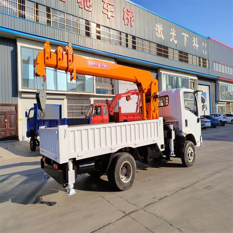 阿图什市三轮随车吊定制 农用改装机自备吊中瑞长期出售